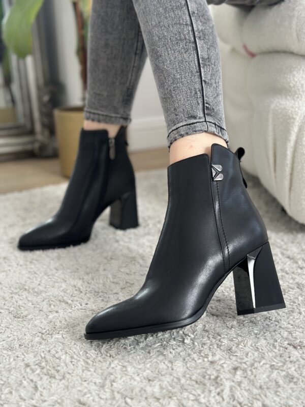 Czarne botki na obcasie Spark Skóra Naturalna