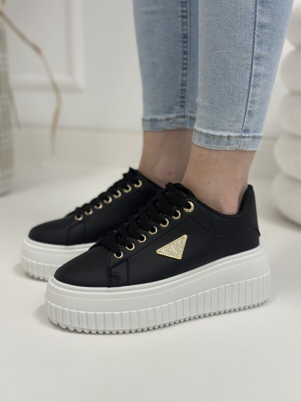 Sneakersy na grubszej platformie Vallexia