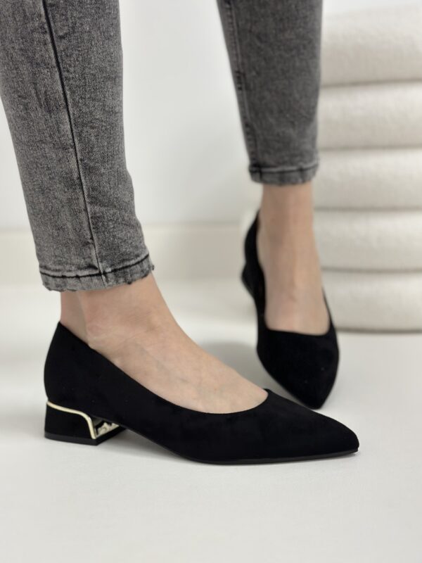 Czółenka damskie na słupku czarne Cacellsa