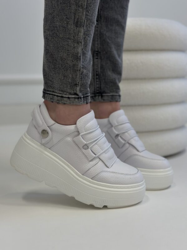 Białe skórzane półbuty na platformie Cambell V2