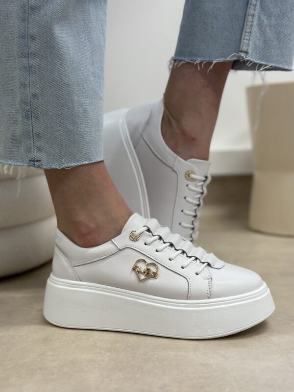 Skórzane sneakersy na wyższej podeszwie Naturela