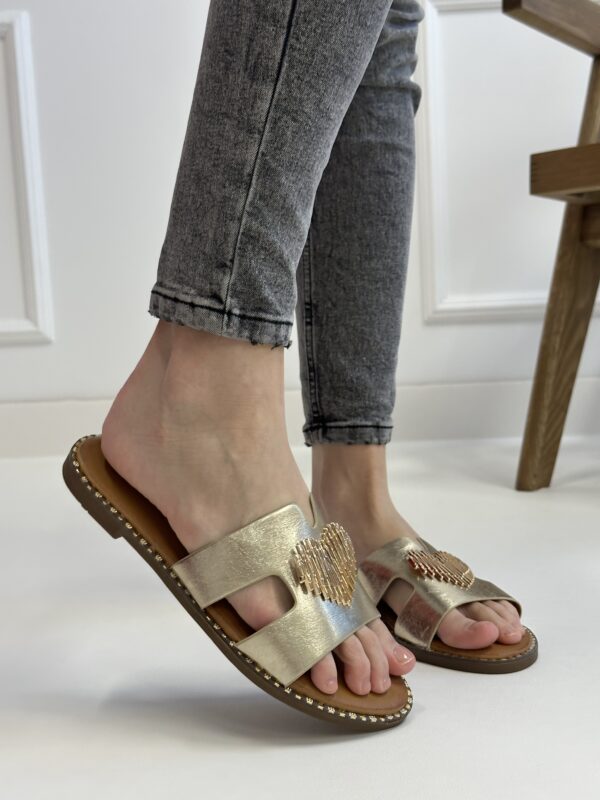 Złote klapki damskie ze zdobieniem Lendara