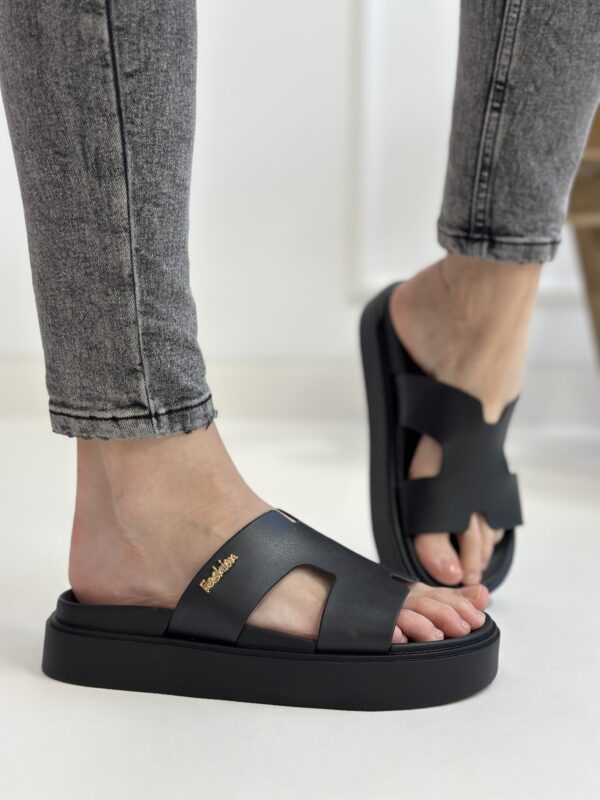 Lekkie klapki na grubszej podeszwie Herman Black