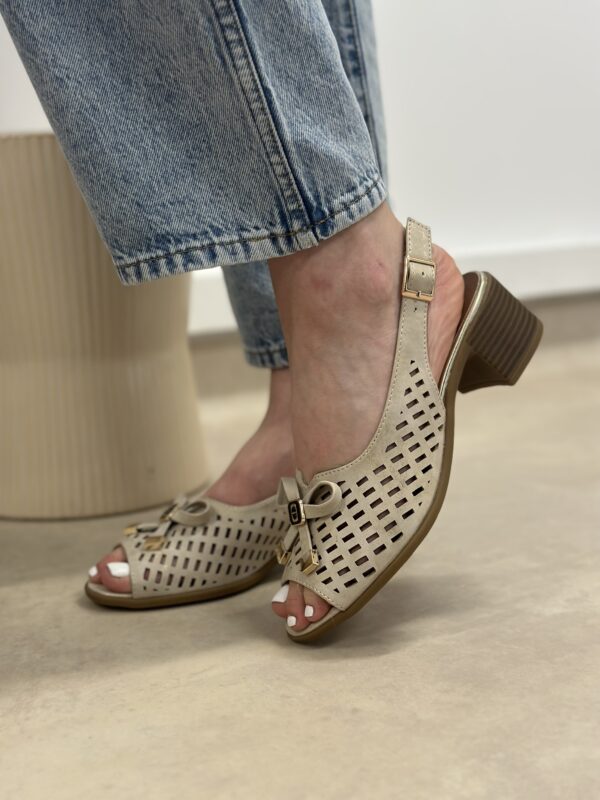 Ażurowe sandałki na obcasie Jezzi Gold